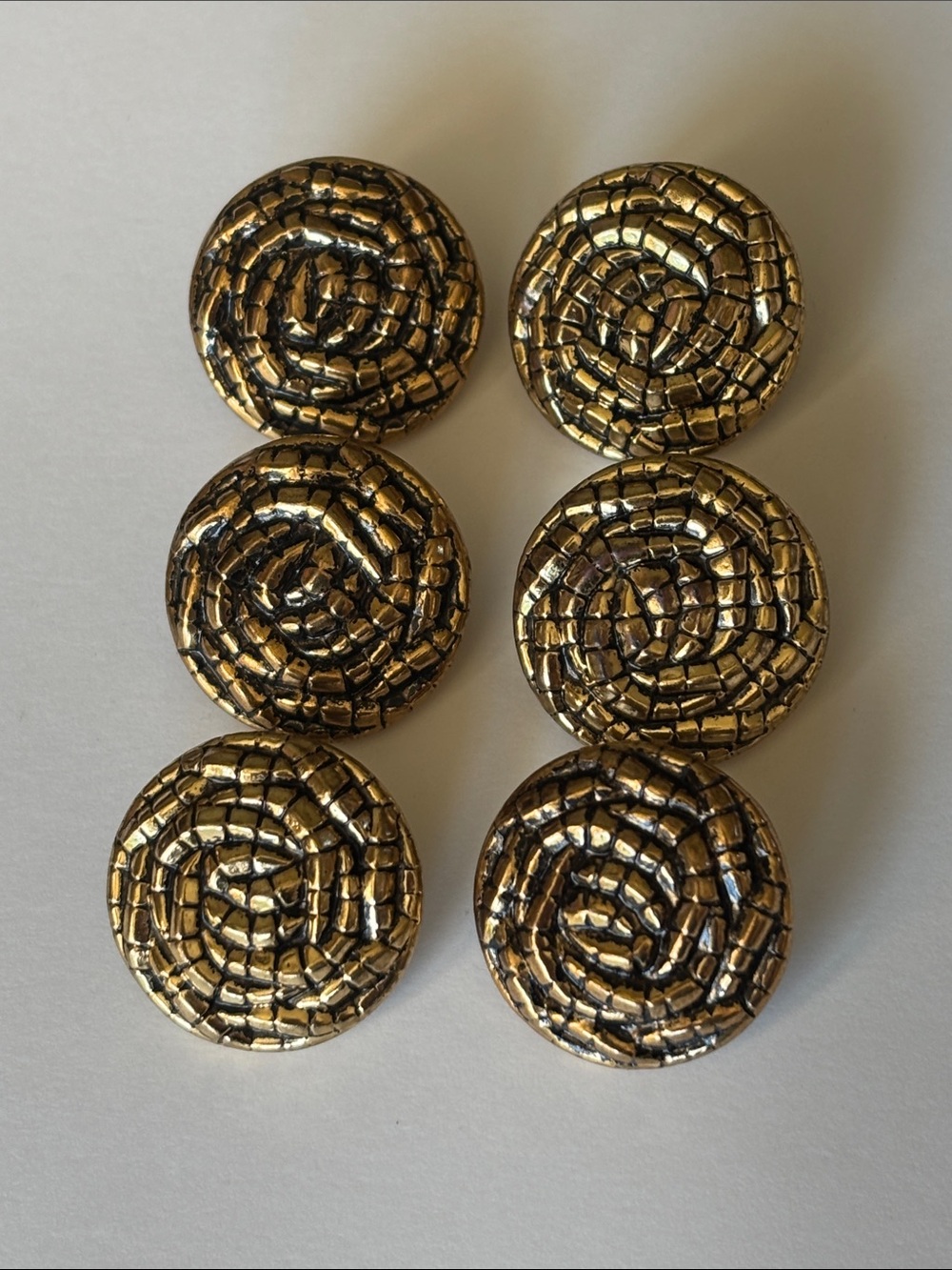 Vintage Le Button set of 6 buttons
